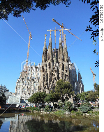 サグラダ・ファミリア　バルセロナ　スペイン　聖家族教会 16759559