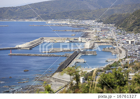 室戸岬の室津港 16761327