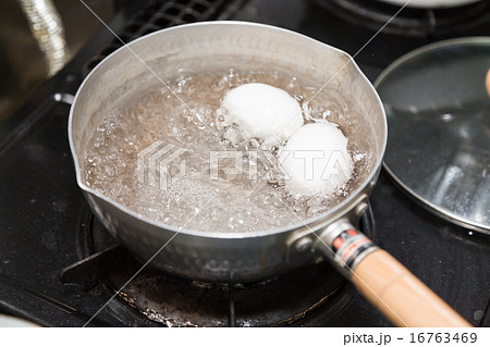 ゆで卵作り 16763469