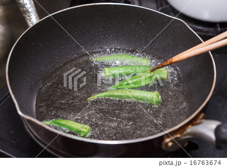 オクラの素揚げ オクラの素揚げ 16763674