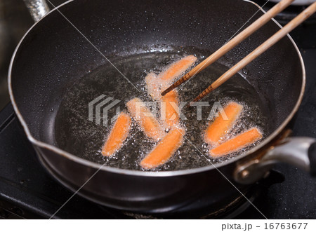 人参の素揚げ 人参の素揚げ 16763677