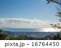 鎌倉市街と相模湾 16764450