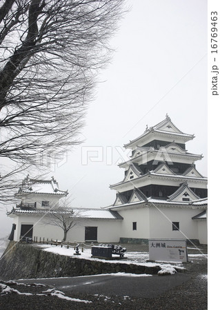 雪の大洲城　縦 16769463