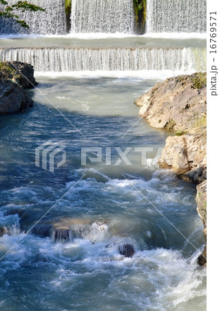 水辺の風景 16769571