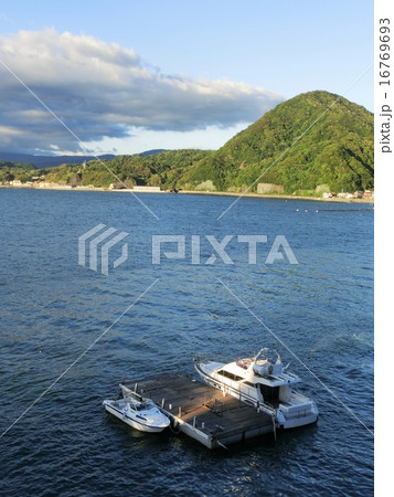 洋上の船 16769693
