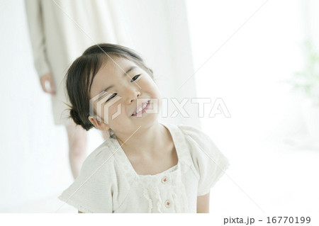 かわいい子供 一人 かわいい子供 一人 16770199