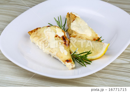 Baked perch fillet 16771715