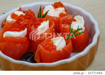 Roll with salmon and cheese Roll with salmon and cheese 16771988