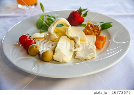 Cheese plate 16772679