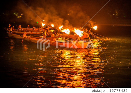 長良川鵜飼い・総がらみ 16773482