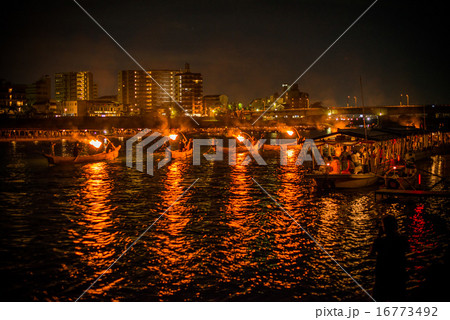 長良川鵜飼い・総がらみ 16773492