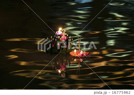 タイのロイクラトーン祭り タイのロイクラトーン祭り 16775962