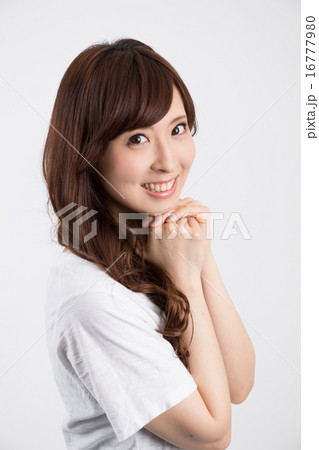 微笑む女性 16777980