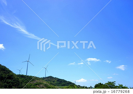 青空の風力発電用風車 / Wind turbines in the sky 青空の風力発電用風車 / Wind turbines in the sky 16779268