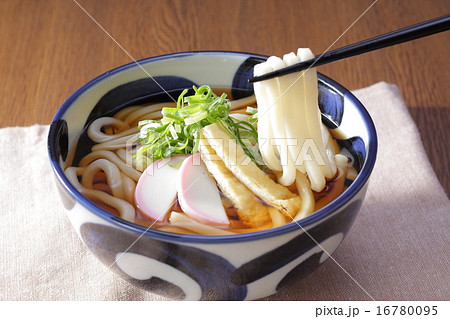 食卓のかけうどん 箸上げ 食卓のかけうどん 箸上げ 16780095