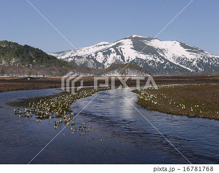 尾瀬ヶ原より至仏山 16781768