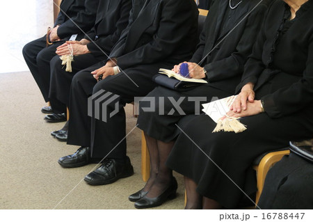開式を待つ会葬者 開式を待つ会葬者 16788447