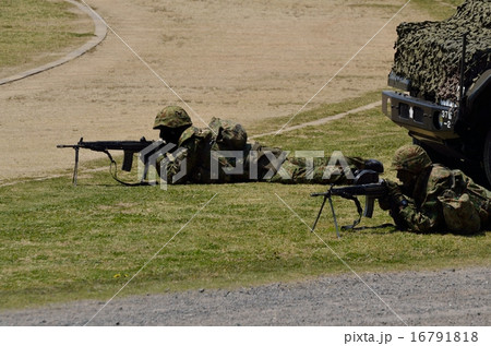 自衛隊　兵士 16791818