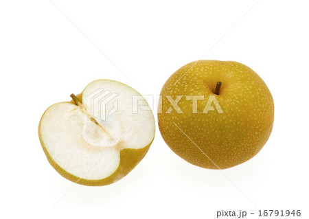 半分にカットした梨 彩玉 半分にカットした梨 彩玉 16791946