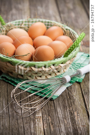 Fresh organic eggs 16794737