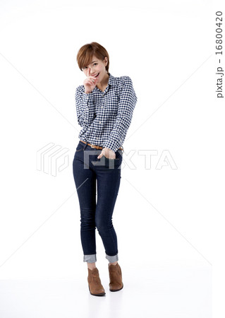 若い女性 16800420