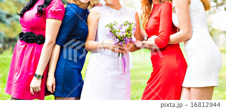 bridesmaids 16812944