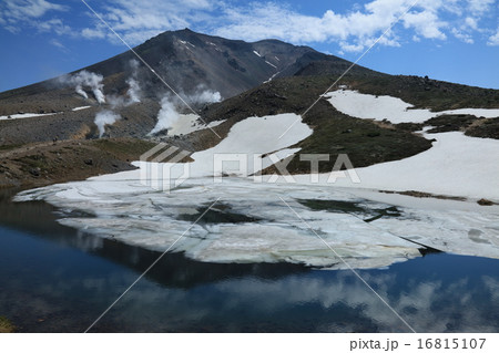 残雪の旭岳 16815107