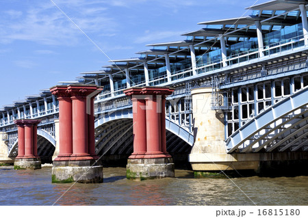 Old wrough iron London Blackfriars Railway Bridge 16815180