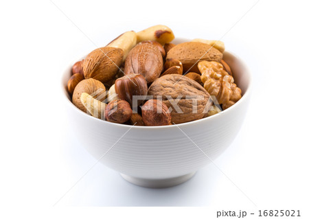 Nuts mix in bowl 16825021