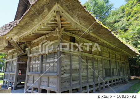 新潟県 糸魚川市能生 能生白山神社 拝殿 江戸時代の建築 新潟県 糸魚川市能生 能生白山神社 拝殿 江戸時代の建築 16825792