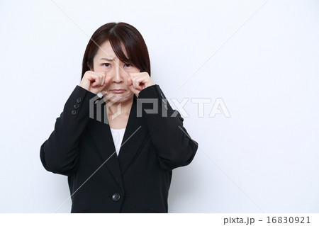 悲しむキャリアウーマン 悲しむキャリアウーマン 16830921