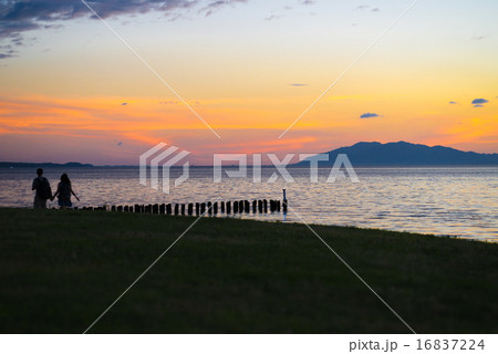 宍道湖の夕暮れ 16837224