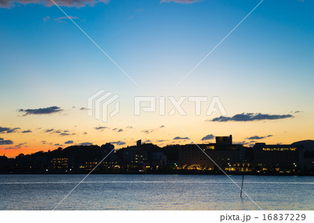 宍道湖の夕暮れ 16837229