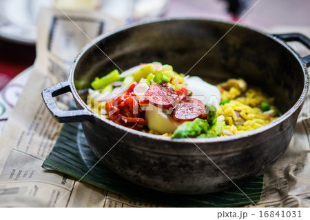 Chicken paella with vegetables 16841031