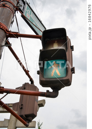 レトロな信号機 16842976