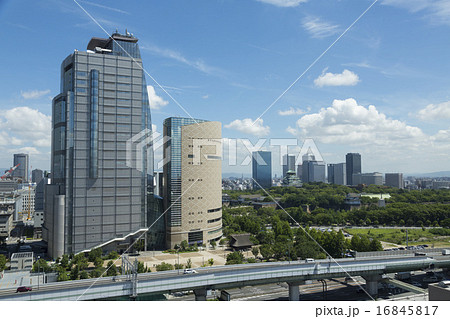 馬場町の官庁街と大阪城公園 16845817
