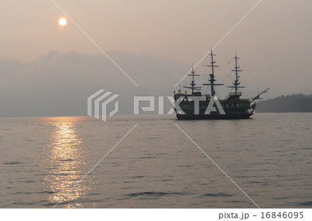 海賊船　ロワイヤルⅡ　芦ノ湖 16846095