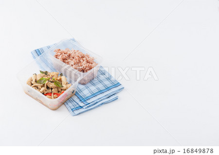 Clean food lunch box 16849878