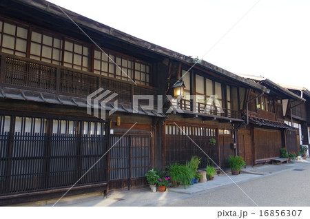 中山道　宿場町　信州　木曽路　奈良井宿の町並み 16856307