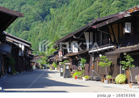 中山道　宿場町　信州木曽路　奈良井宿の町並み 16856366