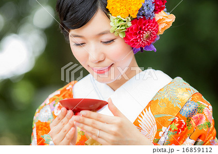 Bride's kimono by "Wasou" 16859112