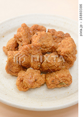 おいしいおつまみの揚げ蒲鉾 おいしいおつまみの揚げ蒲鉾 16860386