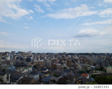 横浜の街並み 16865391