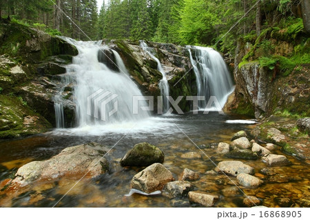 Waterfall on river Elbe 16868905