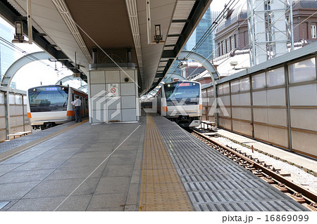 中央線　E233系　東京駅 16869099