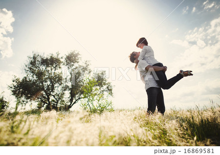 Happy couple outdoor, summertime 16869581