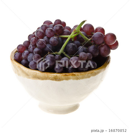 grapes. grapes on background. 16870852