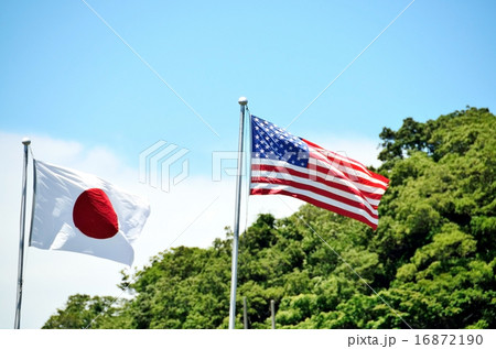 日の丸と星条旗 16872190