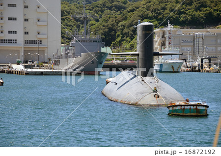 老朽化した潜水艦 16872192