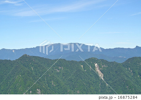 大台ケ原　コブシ嶺からの大峰の山々 16875284
